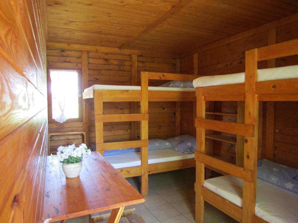 Nyirfaliget Lovaskemping Es Turistahaz Hotel นีเรกฮาซา ห้อง รูปภาพ