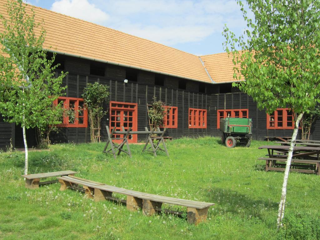 Nyirfaliget Lovaskemping Es Turistahaz Hotel นีเรกฮาซา ภายนอก รูปภาพ