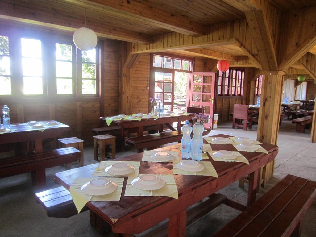 Nyirfaliget Lovaskemping Es Turistahaz Hotel นีเรกฮาซา ห้อง รูปภาพ